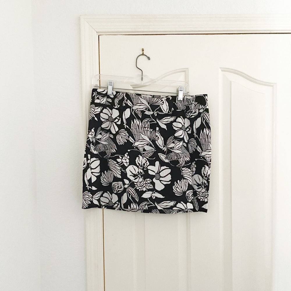 White House Black Market Print Skirt